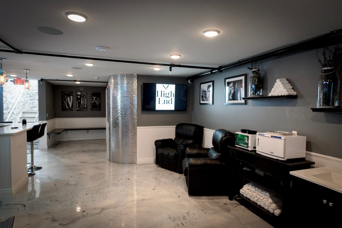 High End Barbershop premium grooming setup